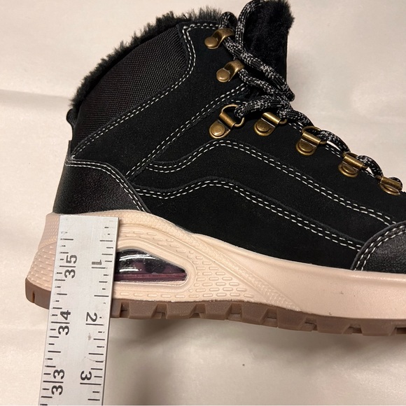 Skechers Uno rugged Fashion Boot‎ size 7